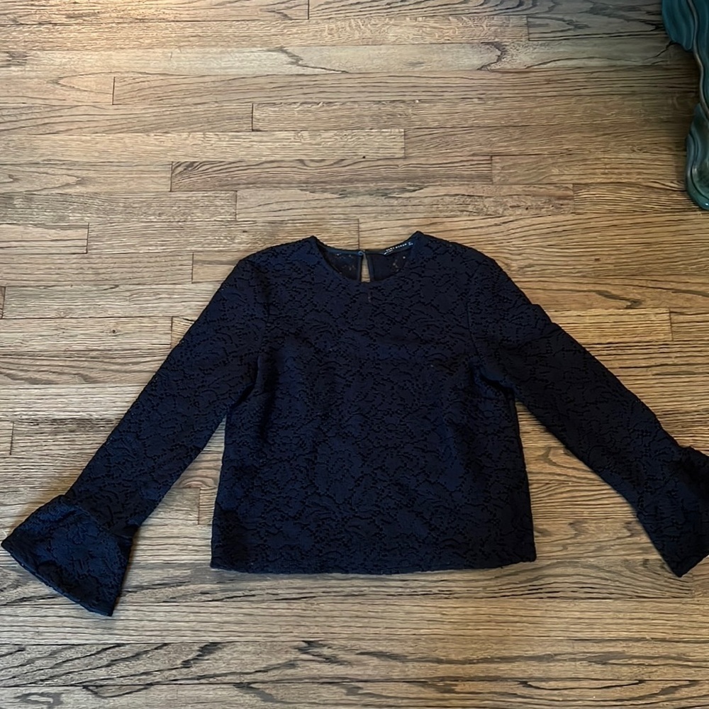 Women’s ZARA long sleeve knit top size L